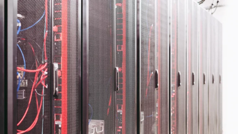How to Choose the Right Server Cabinet Enclosure for Your IT Setup